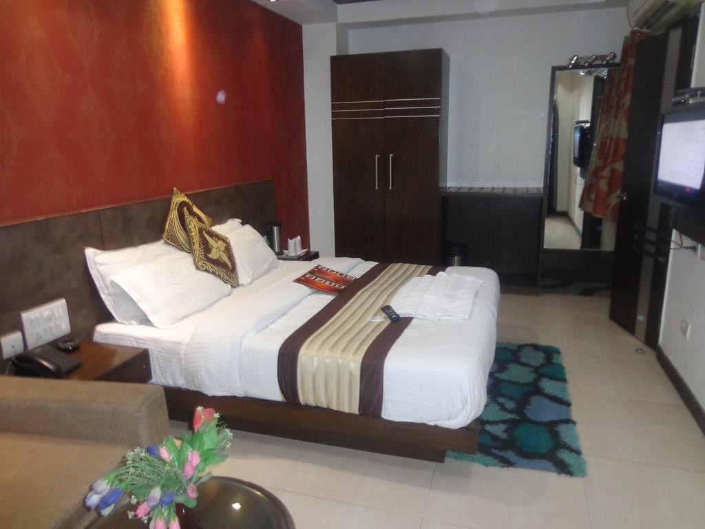 Hotel Milllennium 2000 Dx New Delhi Luaran gambar
